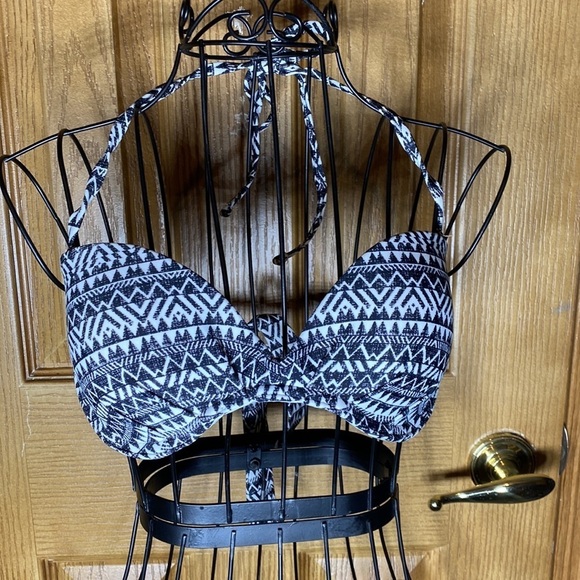 Xhilaration Other - Xhilaration bikini swimsuit top🏖​​​